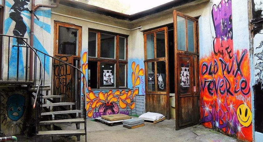 Zamiast sceny Teatru Nowego szkoła anarchistów w Aktywnym Domu Alternatywnym ADA