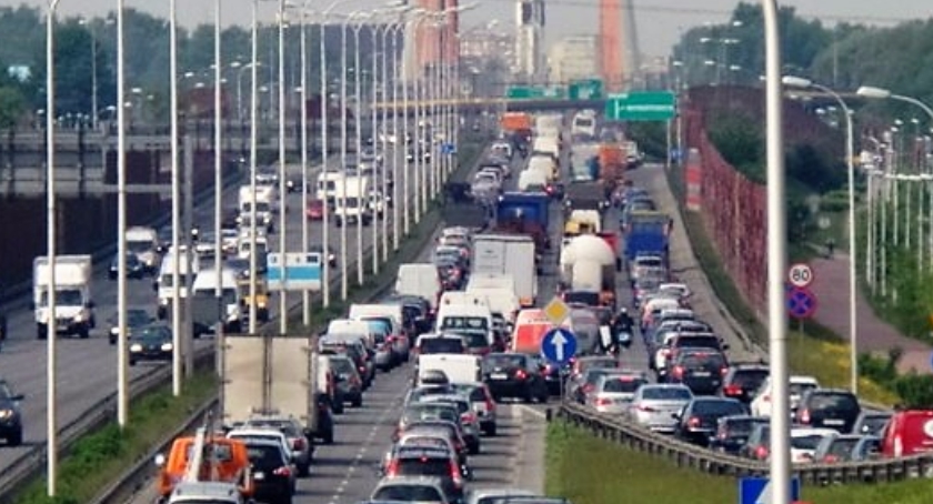 Popołudniowy Armagedon na Trasie Siekierkowskiej i Dolnym Mokotowie: uliczna masakra
