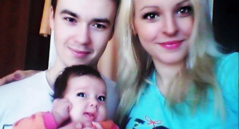 Karolina stworzyła mini żłobek, a jej mąż Oktawian dzielnie jej w tym pomaga... na Polu Mokotowskim?