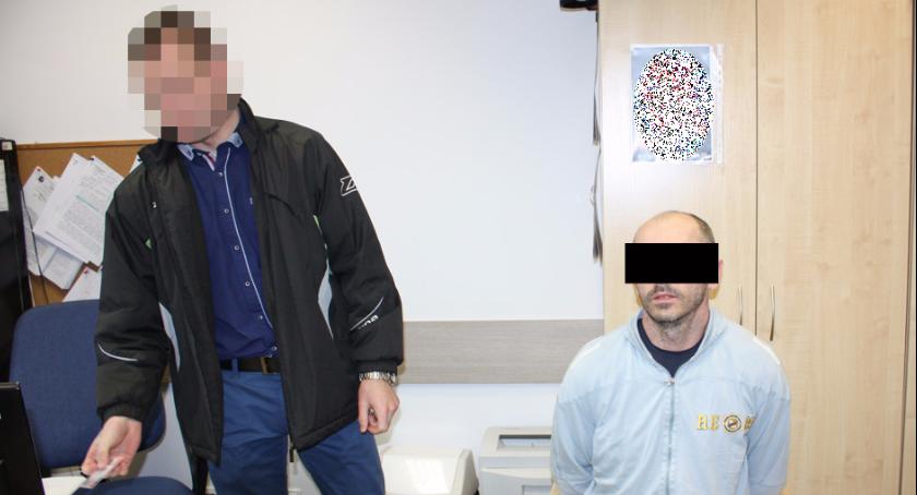 84-letnia kobieta, oszukana metodą „na policjanta”, odzyskała swoje pieniądze, a „policjant” siedzi!