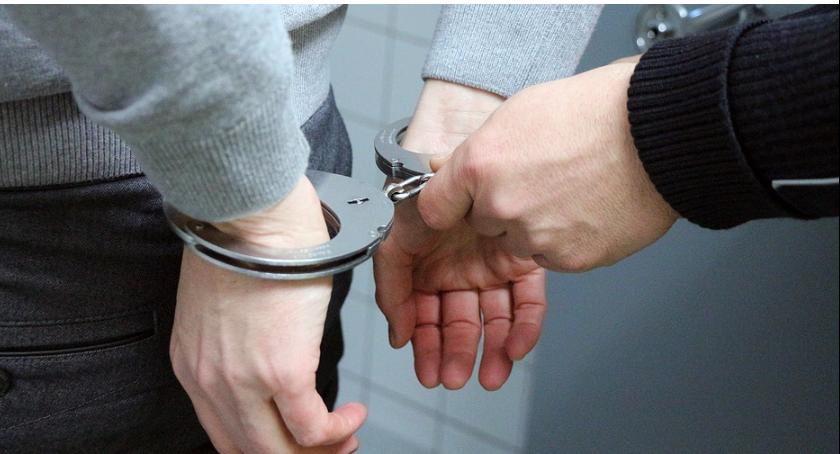 Policyjny pościg na Puławskiej: 700 tys. złotych w skradzionym plecaku