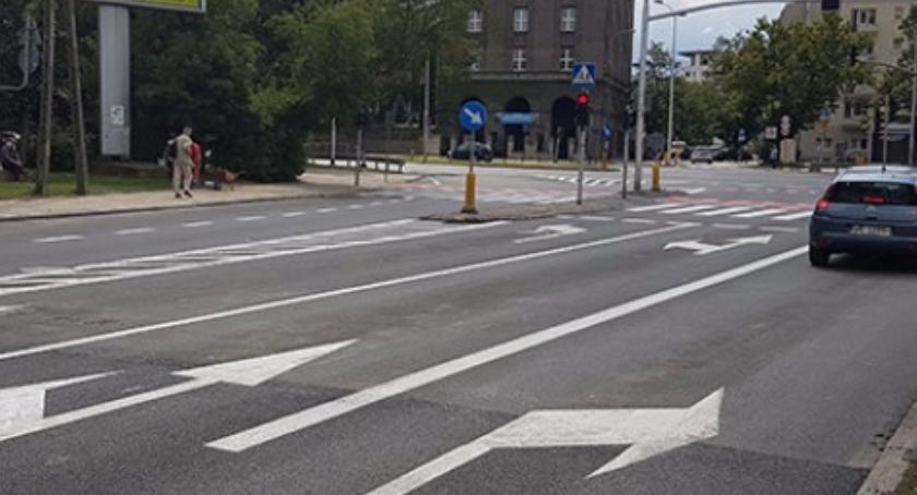 Bartycka już bez kałuż i fontann, wyremontowana na nowo, ale na jak długo?