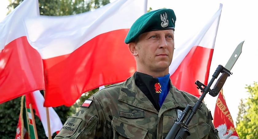 Będą ćwiczyć nocą (11/12 sierpnia) na mokotowskich ulicach swój krok defiladowy 