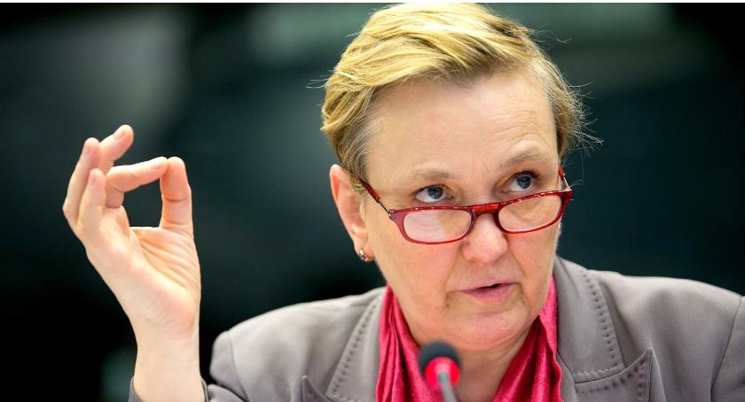 Skandal na Woronicza: w czasie programu „Bez retuszu” europosłanka RóżaThun wyszła ze studia