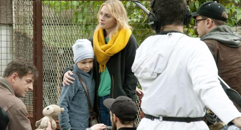 Kacper Anuszewski, reżyser obsypany nagrodami, kręci nowy film „Tata” na Mokotowie