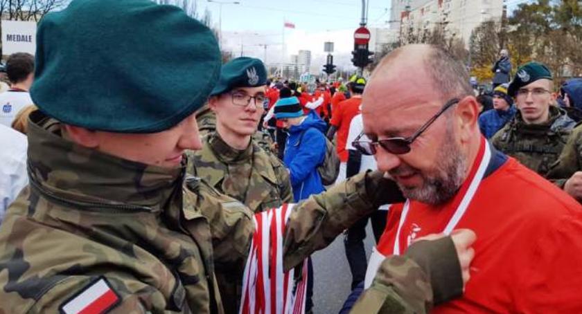 Burmistrz Bogdan Olesiński ze swoim zastępcą Krzysztofem Rinasem na czele Biegu Niepodległości