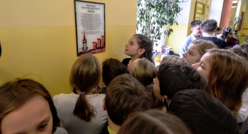 Do wszystkich mokotowskich szkół, jak w całej stolicy, trafi preambuła Konstytucji Rzeczypospolitej