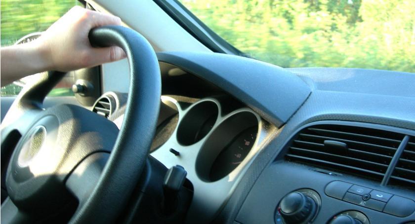Pijany dziadek (82 lata) został pojmany przez policjantkę będącą po służbie