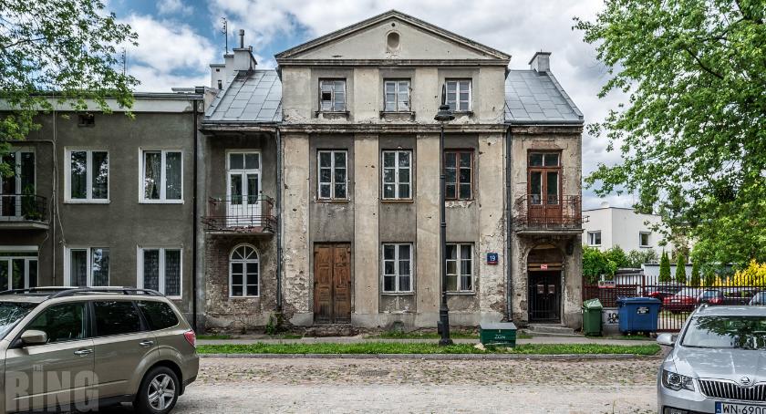 Spacery po Starej Sadybie: protesty uczestników; zawiniła tematyka żydowska?