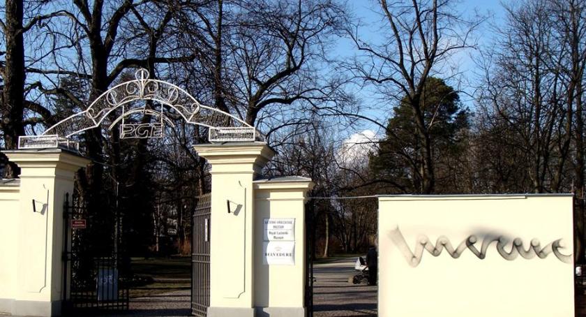 Łobuz ze sprayem oszpeca systematycznie dopiero co odnowione fasady na Sielcach
