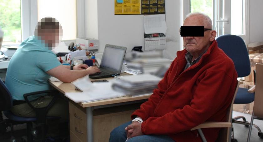 Krzepki 81-letni mieszkaniec Mokotowa niszczył zaparkowane auta, bo mu przeszkadzały