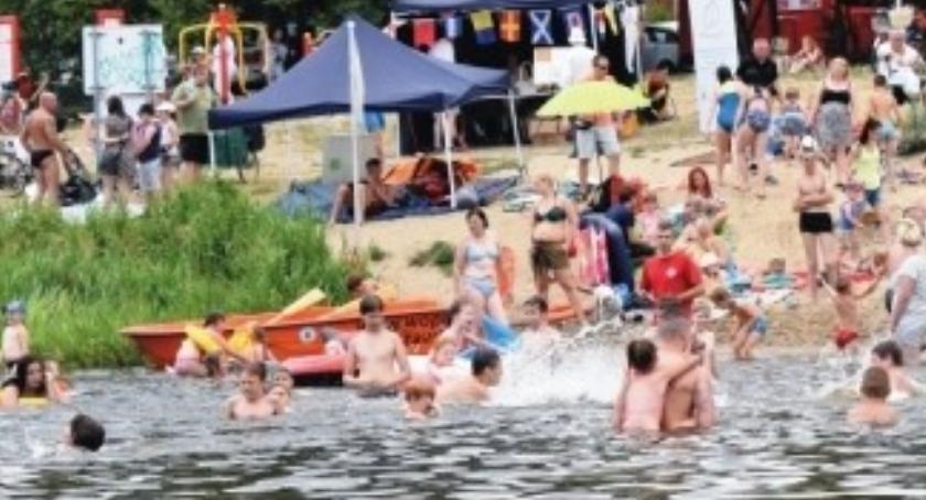 Chcesz spędzać wakacje nad Jeziorkiem Czerniakowskim? OK. Burmistrz ci pomoże!