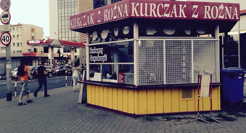 „Kurczak z rożna na Belwederskiej” nie zniknie? Jego fani mobilizują się. Skutecznie?