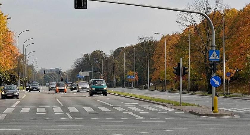 Bartosz N. spanikował przed policją, schował się w krzakach, ale go znaleźli i wykryli alkohol we kr