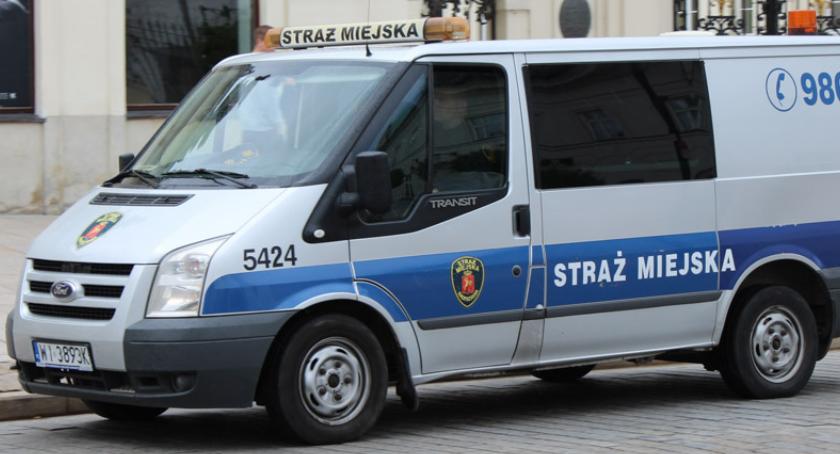 Usnął na podłodze autobusu linii 119, a po przebudzeniu został aresztowany