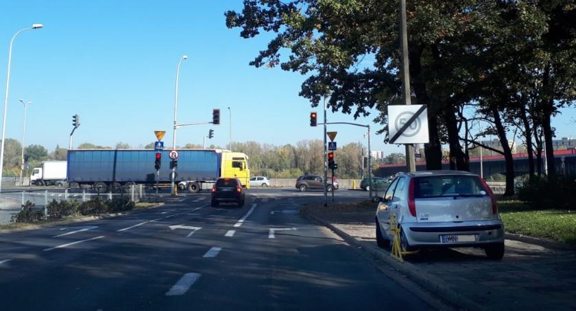 Zjeżdżał z Mostu Śląsko-Dąbrowskiego w kierunku Mokotowa i… się rozmyślił?