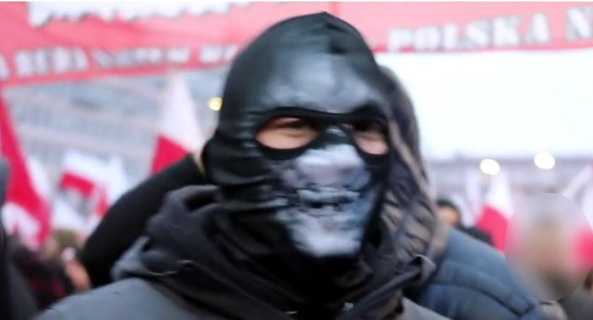Ten facet lżył kobietę na Marszu Niepodległości groźbami karalnymi. Ktokolwiek wie...