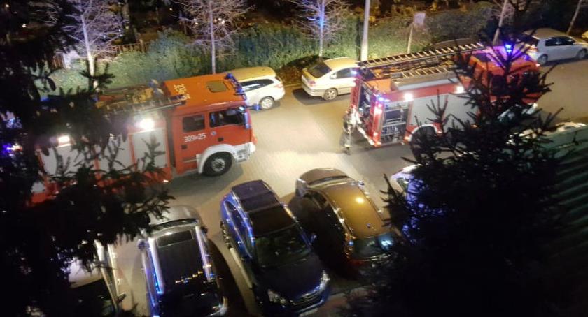 Straż pożarna w szkole podstawowej przy ul. Bacha, ale po godzinach lekcyjnych…