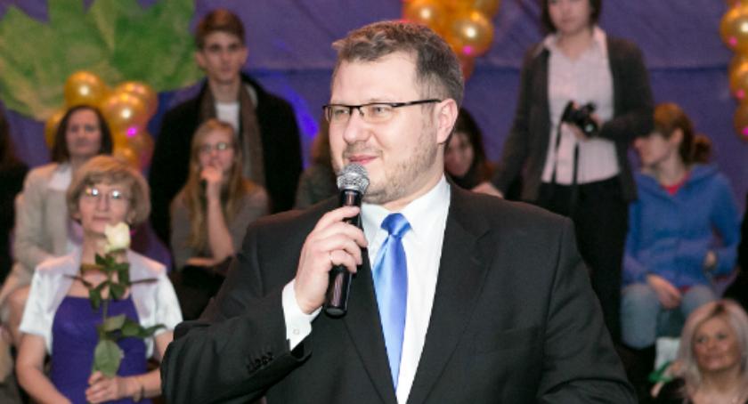 Jednak nie Kierzkowska, bo za bojowa; na Mokotów trzeba układnego, więc… Miastowski