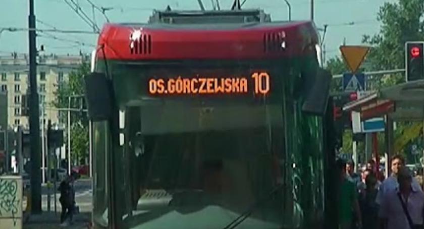 Tramwaj potrącił kobietę na Puławskiej: żyje, została odwieziona do szpitala