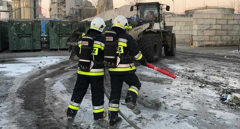 Znowu pożar śmieci w sortowni przy ul. Zawodzie (fotorelacja)