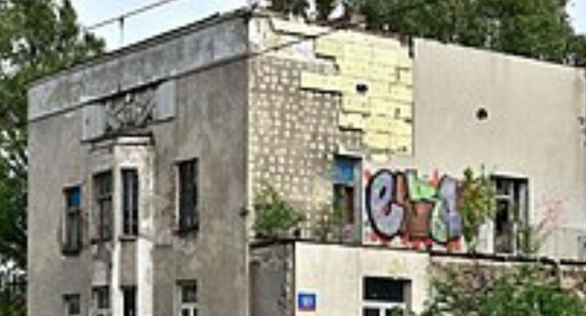 Co się dzieje z Domem pod Skarabeuszami? 