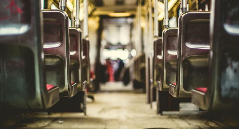 Nadchodzą ferie zimowe: będą kontrole autobusów. 