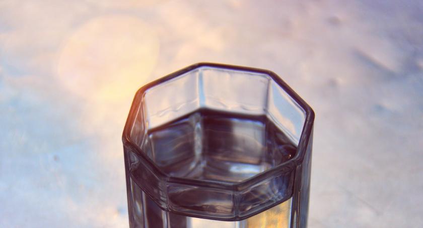 Spowodował wypadek; miał 2 promile alkoholu we krwi. 