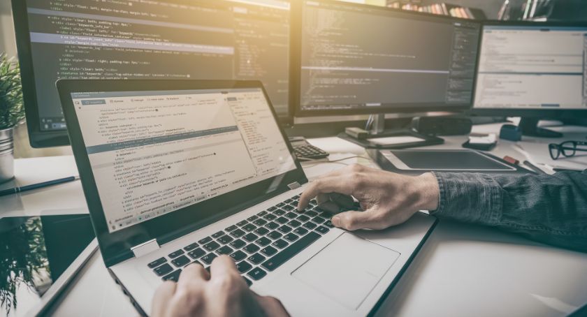 Obsługa informatyczna firmy? Wybierz outsourcing