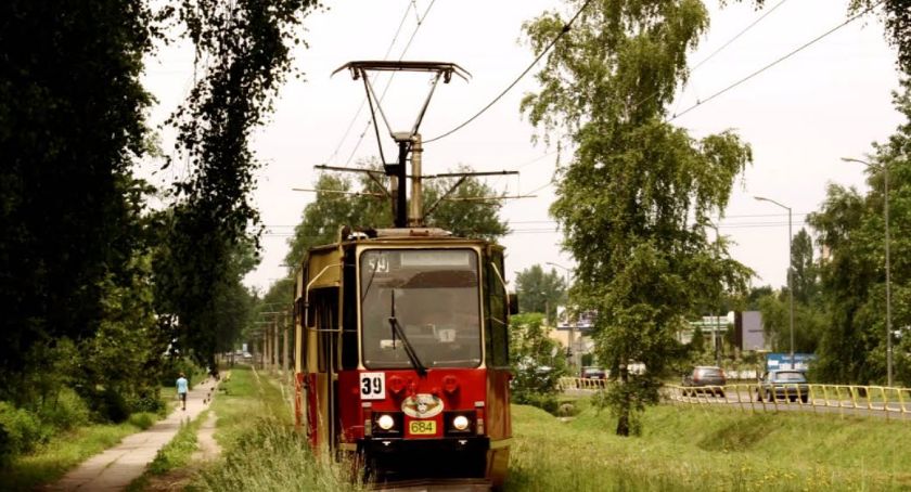 Tramwaj historyczny jeździ na Mokotowie