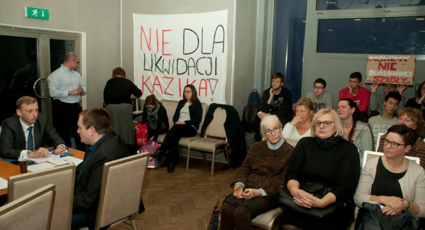 Zastępca Burmistrza Zdzisław Szczekota odwołany. Liceum im. Kazimierza Wielkiego do likwidacji? 