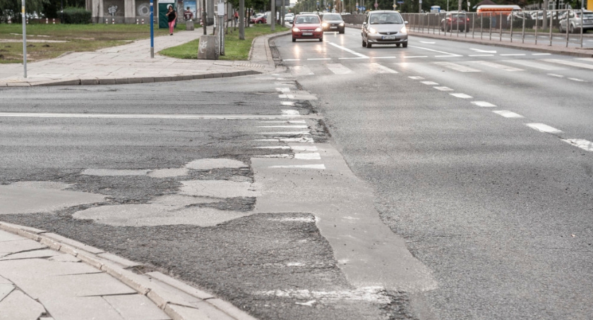 Drogowcy frezować będą przez weekend kolejny odcinek al. Niepodległości
