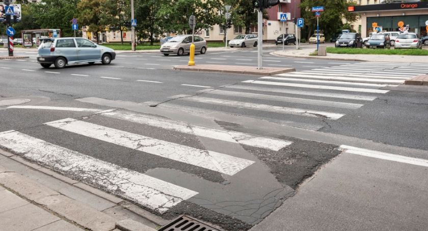 Frezowanie i remont magistrali wodociągowej w al. Niepodległości