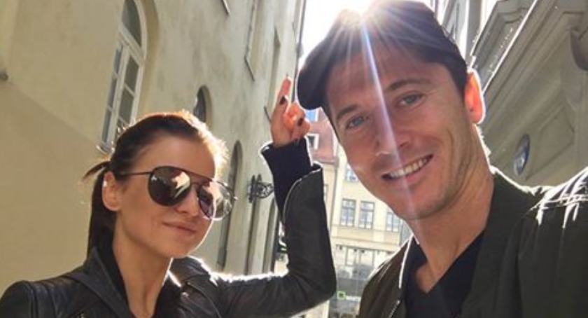 Robert i Anna Lewandowscy w Warszawie – na spacerze i w domu