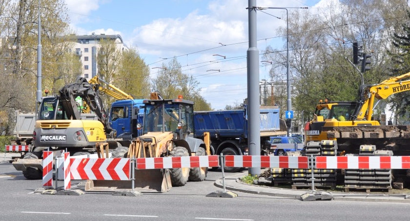 Rozgrzebany Służewiec nie ma szczęścia do stołecznego ratusza
