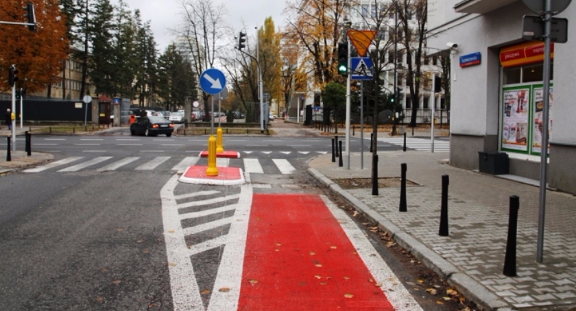 Ścieżka rowerowa na Kazimierzowskiej – od Rakowieckiej do Narbutta - oddana do użytku