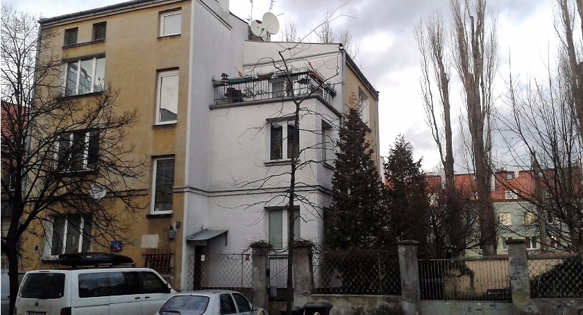 Czy to koniec horroru lokatorów przy Kazimierzowskiej 34? Sprawę wzięła wreszcie pod lupę komisja