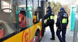 Siedmiolatek sam w autobusie 501