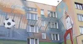 Tak wygląda mural Kazimierza Górskiego! 