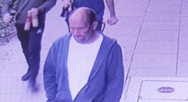 Wkładał pasażerce rękę pod sukienkę. Policja szuka zboczeńca 