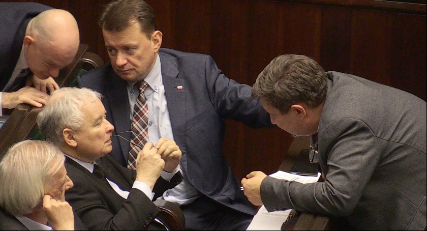 Ostatni normalny dzień pracy Sejmu.