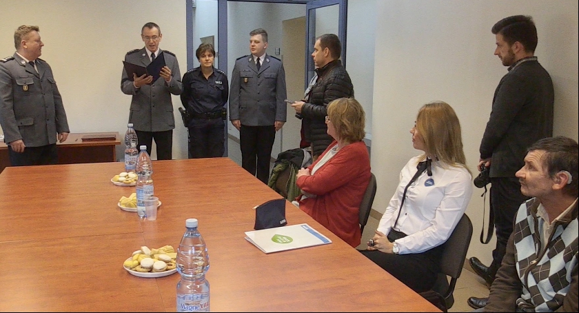 Policja nie tylko chroni, ale także pomaga.