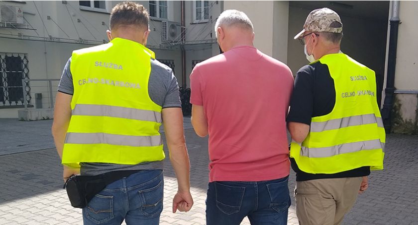 KAS i KSP rozbiły grupę przestępczą wyłudzającą VAT