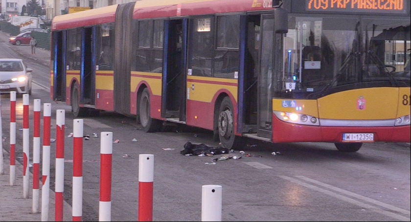 Wypadek z udziałem autobusu linii 709