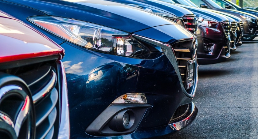 Jak zarejestrować i ubezpieczyć auto z zagranicy?