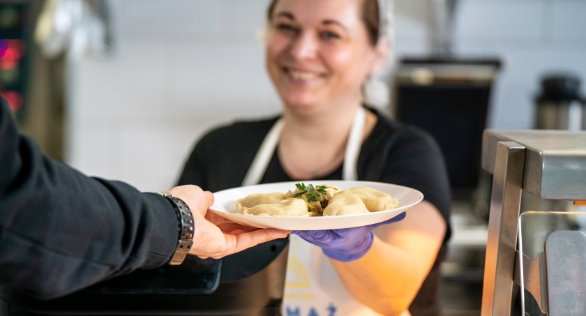 Arche daje pracę i otwiera prowadzoną przez Ukrainki restaurację w Warszawie