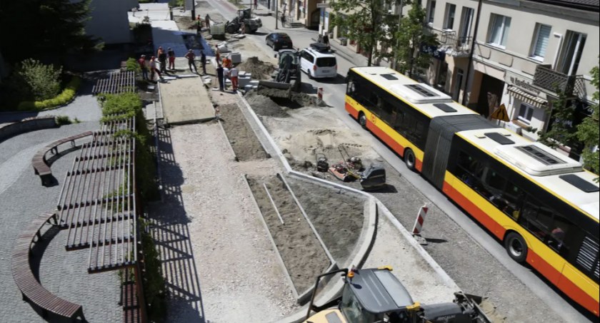 Zmiana w trasie autobusów - przebudowa ulic Puławskiej i Kościuszki w Piasecznie