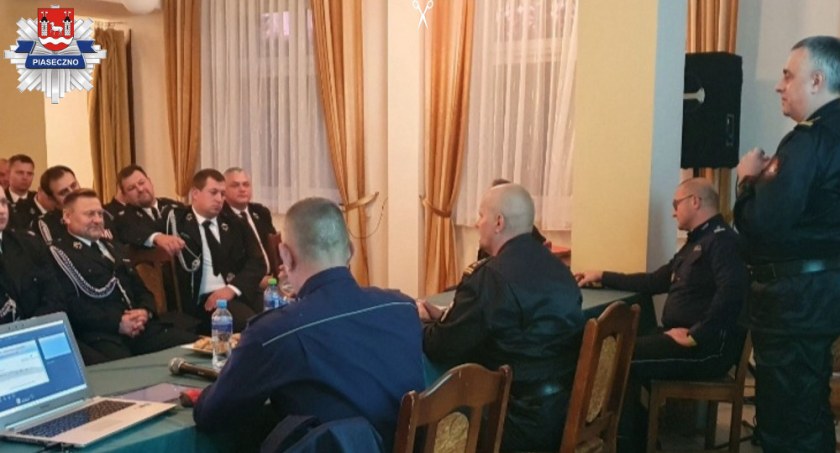 Policjanci szkolili strażaków OSP