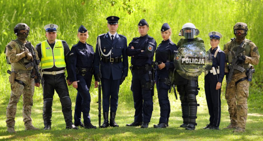 Jak przebiega rekrutacja do służby w Policji?