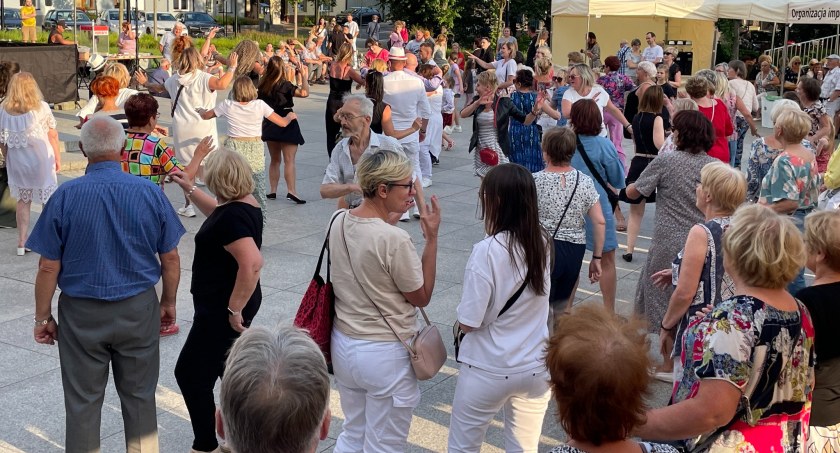Potańcówka na skwerze Kisiela w Piasecznie